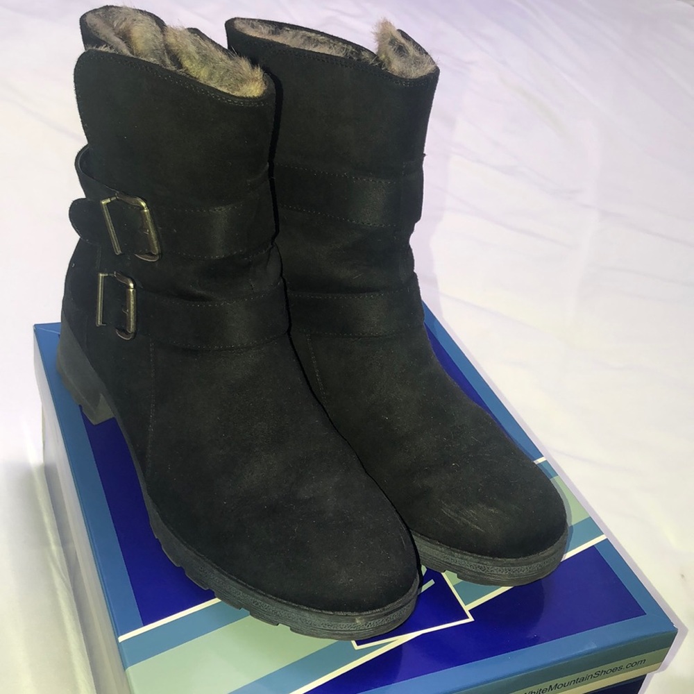 Black fur lined boots